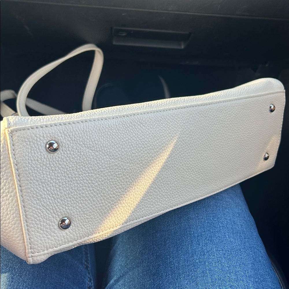 🆕 M.I.L.A made in Los Angeles Ivory Soft Sleek LeatherTote Bag - Picture 4 of 8